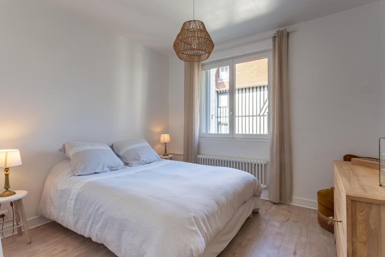 Le Carrousel - Appartement Avec Studio Attenant Deauville Eksteriør billede