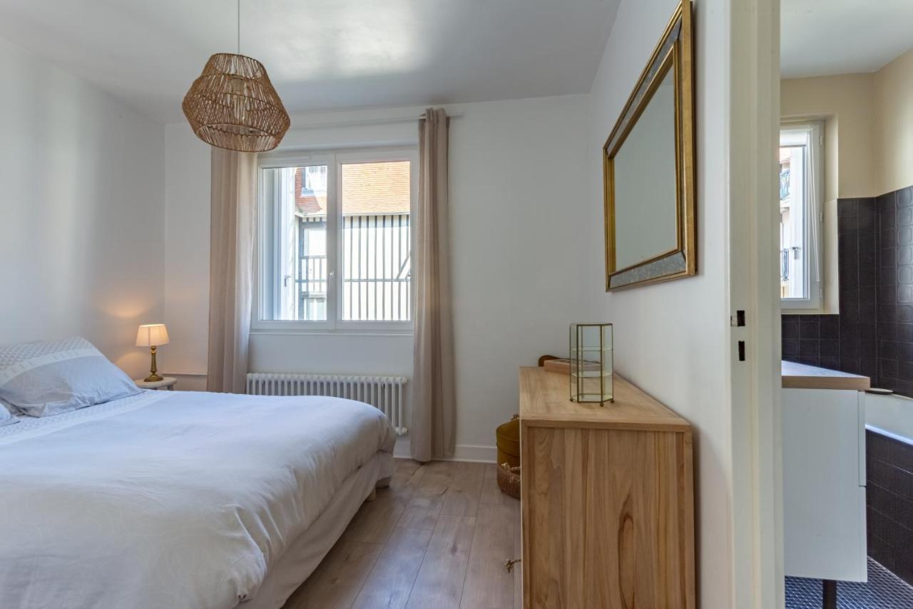 Le Carrousel - Appartement Avec Studio Attenant Deauville Eksteriør billede
